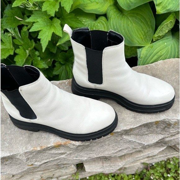 Marc Fisher Padmia White Leather Chelsea Combat Lug Sole Boots 7.5 - Picture 2 of 9